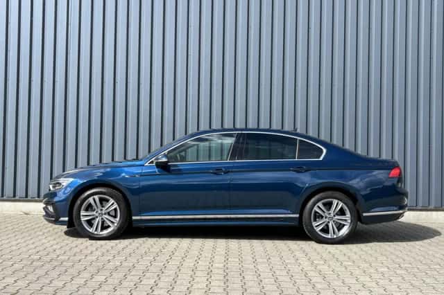 Volkswagen Passat (2021) thumbnail 6