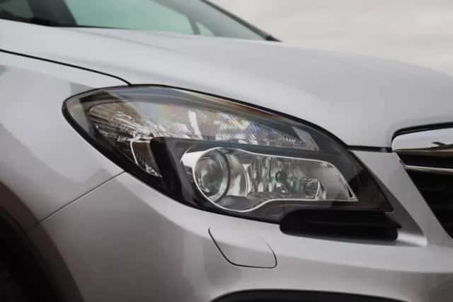 Opel Mokka (2015) thumbnail 4