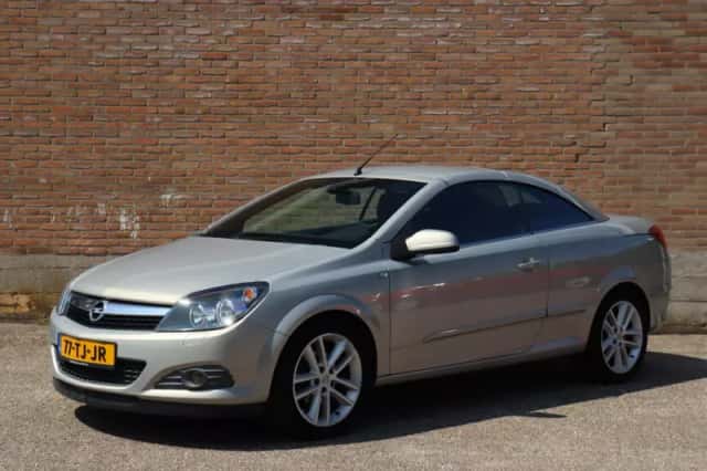 Opel Astra (2006) thumbnail 2