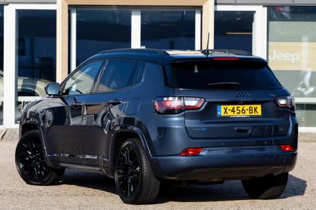 Jeep Compass (2022) thumbnail 2