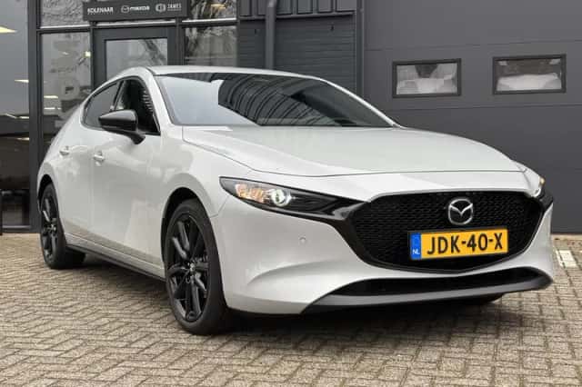 Mazda 3 (2025) thumbnail 2