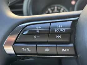 Mazda 3 thumbnail 17