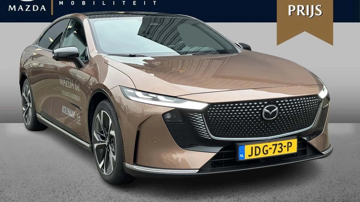 Mazda 6e — foto 1