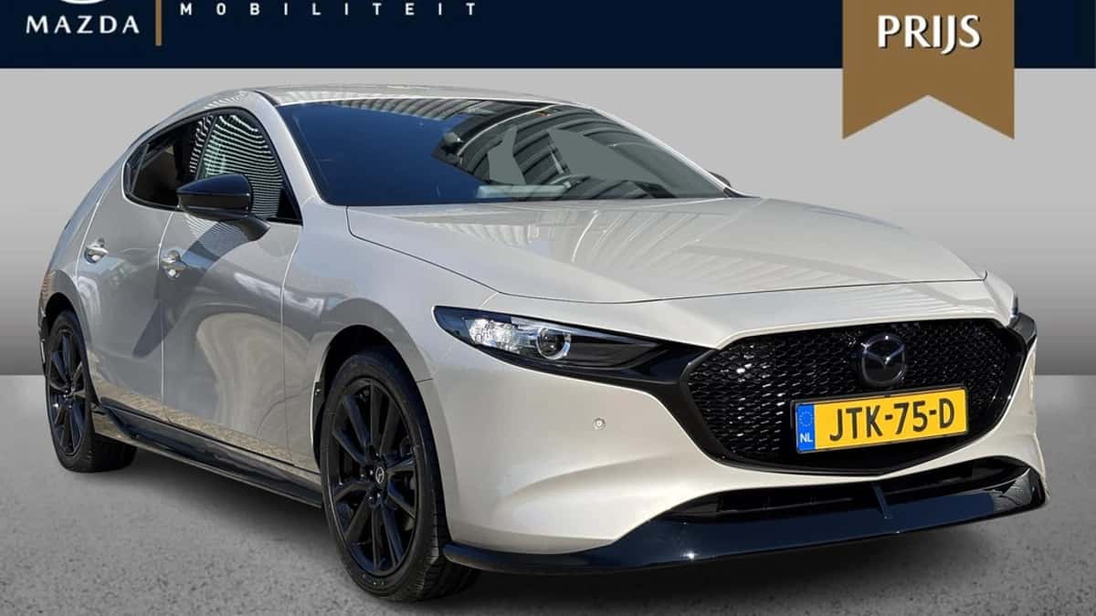 Mazda 3 — foto 1