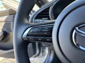 Mazda 3 thumbnail 17