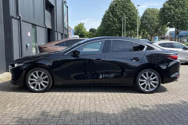 Mazda 3 (2023) thumbnail 5