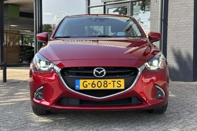Mazda 2 (2019) thumbnail 2