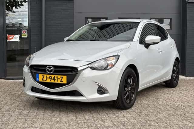 Mazda 2 (2019) thumbnail 3