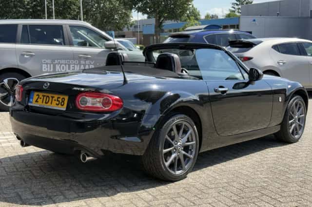 Mazda MX-5 (2013) thumbnail 3