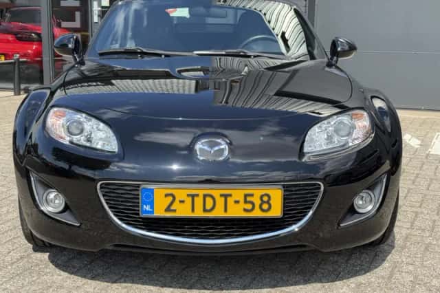 Mazda MX-5 (2013) thumbnail 4
