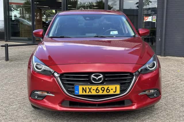 Mazda 3 (2017) thumbnail 2