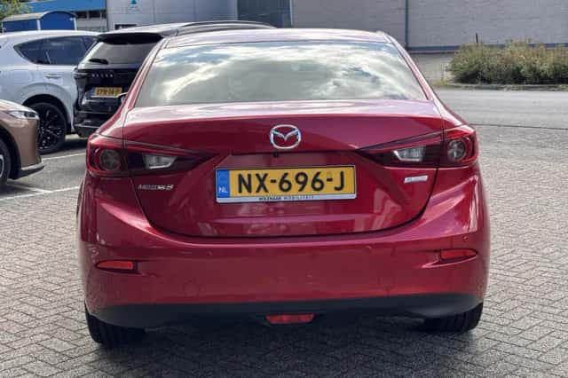 Mazda 3 (2017) thumbnail 6