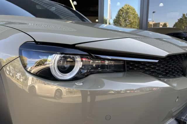 Mazda MX-30 (2025) thumbnail 2