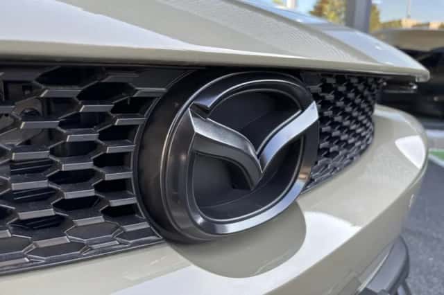 Mazda MX-30 (2025) thumbnail 3