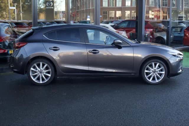 Mazda 3 (2019) thumbnail 2
