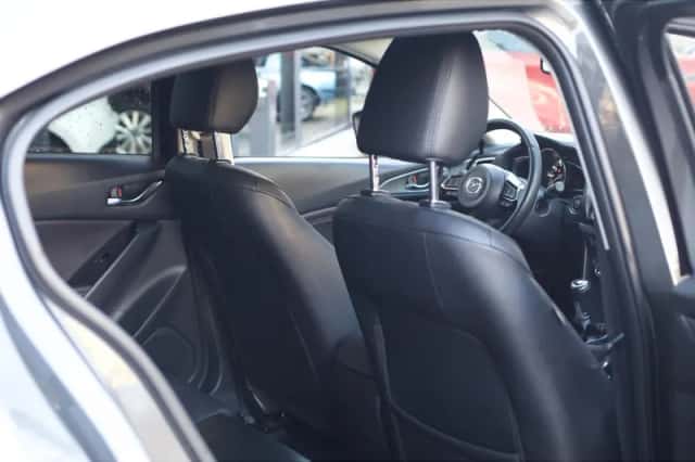 Mazda 3 (2019) thumbnail 29