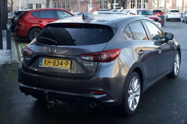 Mazda 3 (2019) thumbnail 4