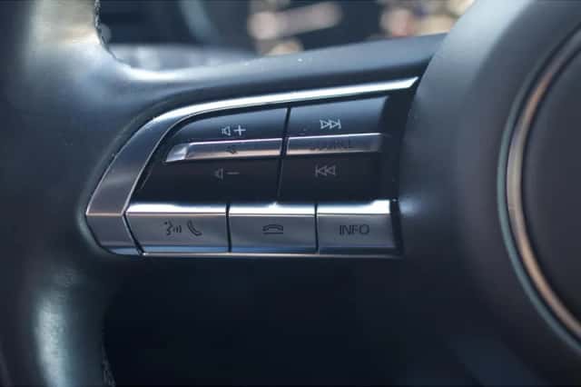 Mazda 3 (2022) thumbnail 12