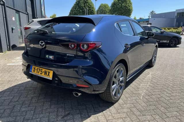 Mazda 3 (2024) thumbnail 8