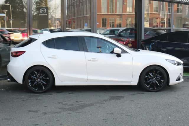 Mazda 3 (2015) thumbnail 2