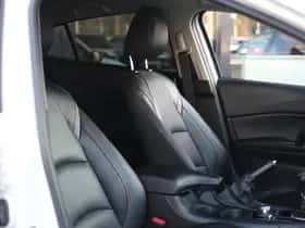 Mazda 3 thumbnail 24