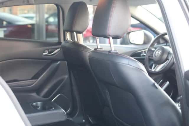 Mazda 3 (2015) thumbnail 25