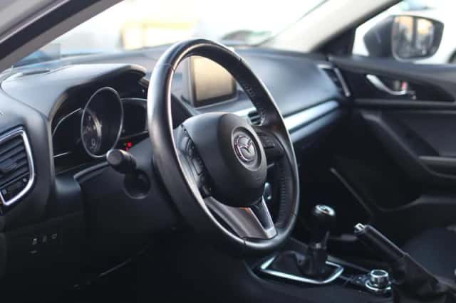Mazda 3 (2015) thumbnail 5