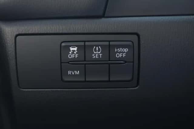 Mazda 3 (2015) thumbnail 9