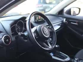 Mazda 2 thumbnail 6