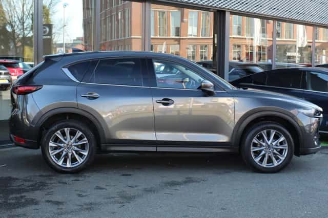 Mazda CX-5 (2022) thumbnail 2