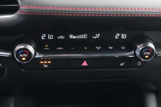 Mazda 3 (2024) thumbnail 17