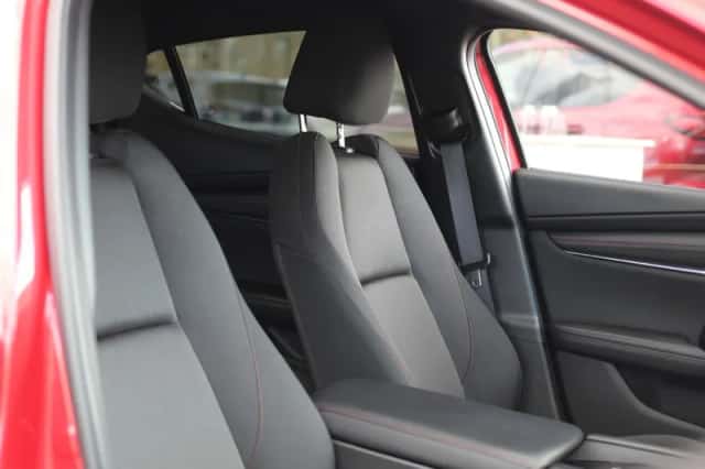 Mazda 3 (2024) thumbnail 24