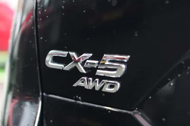 Mazda CX-5 (2017) thumbnail 4