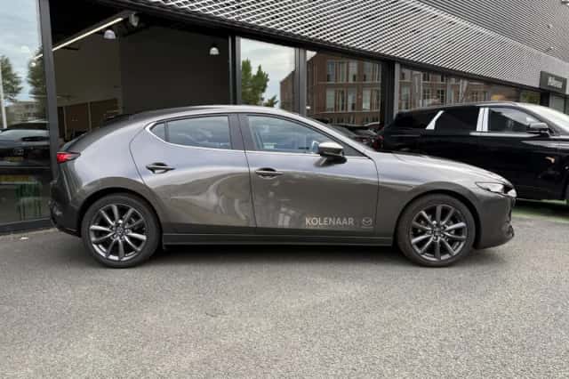 Mazda 3 (2026) thumbnail 2