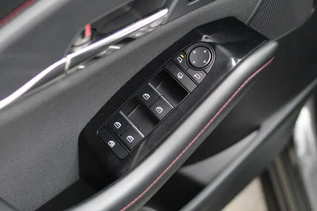 Mazda CX-30 (2025) thumbnail 9