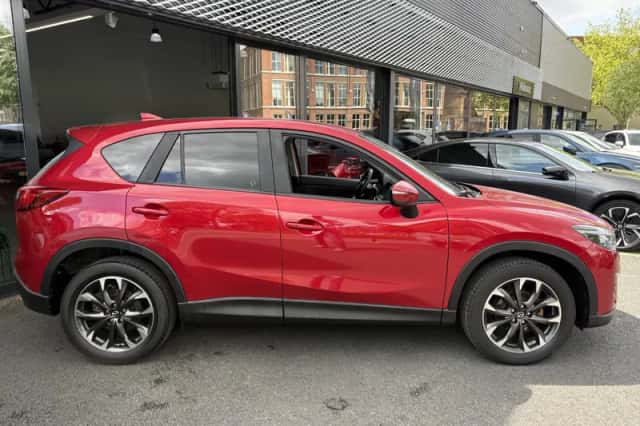 Mazda CX-5 (2017) thumbnail 2