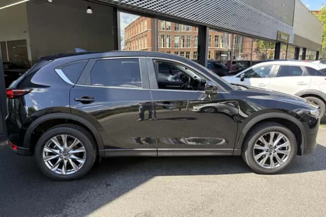 Mazda CX-5 (2021) thumbnail 2