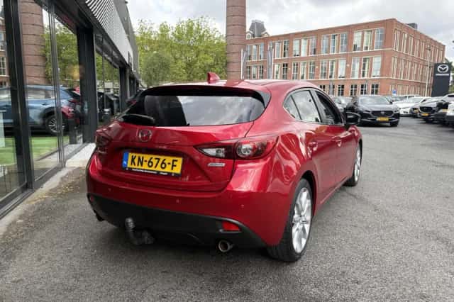 Mazda 3 (2015) thumbnail 3