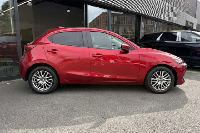 Mazda 2 (2021) thumbnail 2