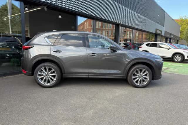 Mazda CX-5 (2021) thumbnail 2