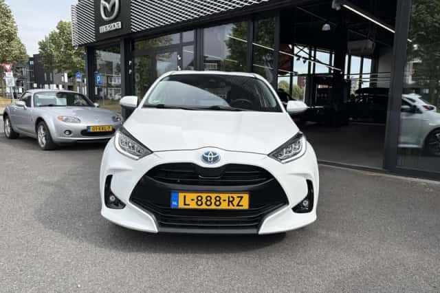 Toyota Yaris (2021) thumbnail 6