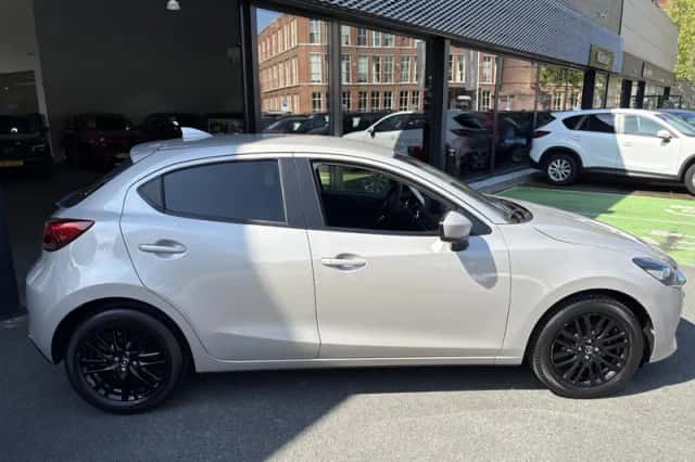 Mazda 2 (2022) thumbnail 2