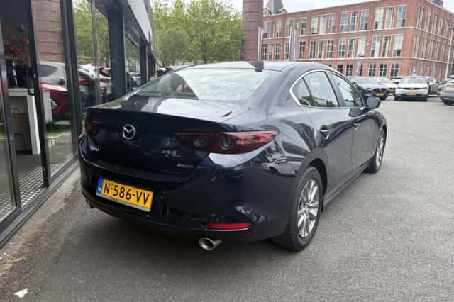 Mazda 3 (2022) thumbnail 3