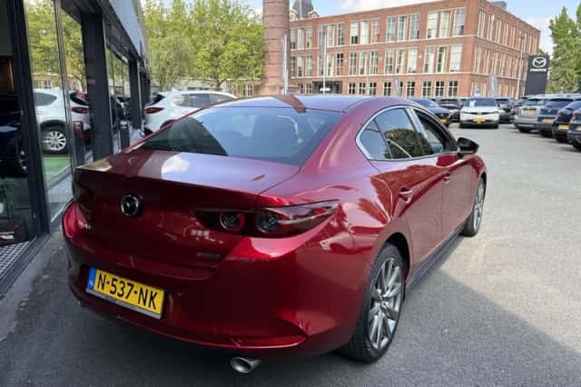 Mazda 3 (2021) thumbnail 3