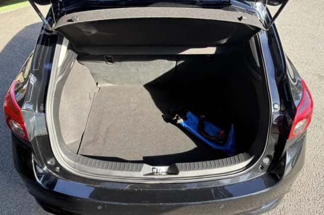 Mazda 3 (2019) thumbnail 4