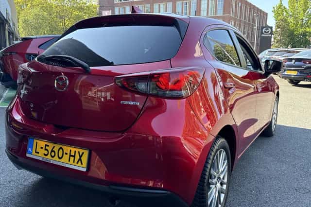 Mazda 2 (2021) thumbnail 2