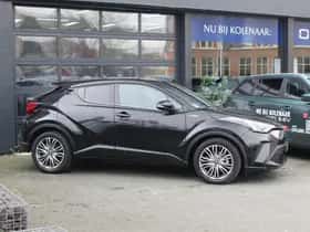Toyota C-HR (2021) thumbnail 2
