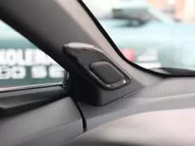 Toyota C-HR thumbnail 12
