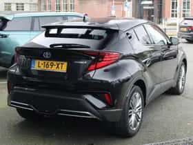 Toyota C-HR thumbnail 3