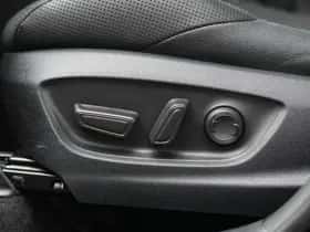Toyota C-HR thumbnail 9